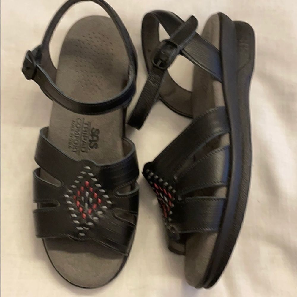 SAS BLACK TRIPAD COMFORT SANDALS.  NEW